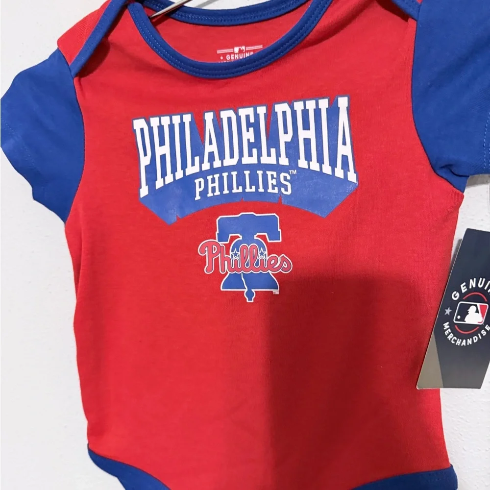 Philadelphia‎ Phillies Baby Bodysuit  Romper Creeper Infant 18 Months NWT